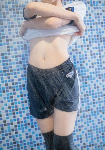 女大学生的沙龙室3_DVD高清在线观看